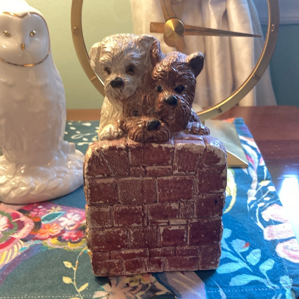Adorable authentic chalk doggies bookend, one only. See pic for wear, so cute❤️!